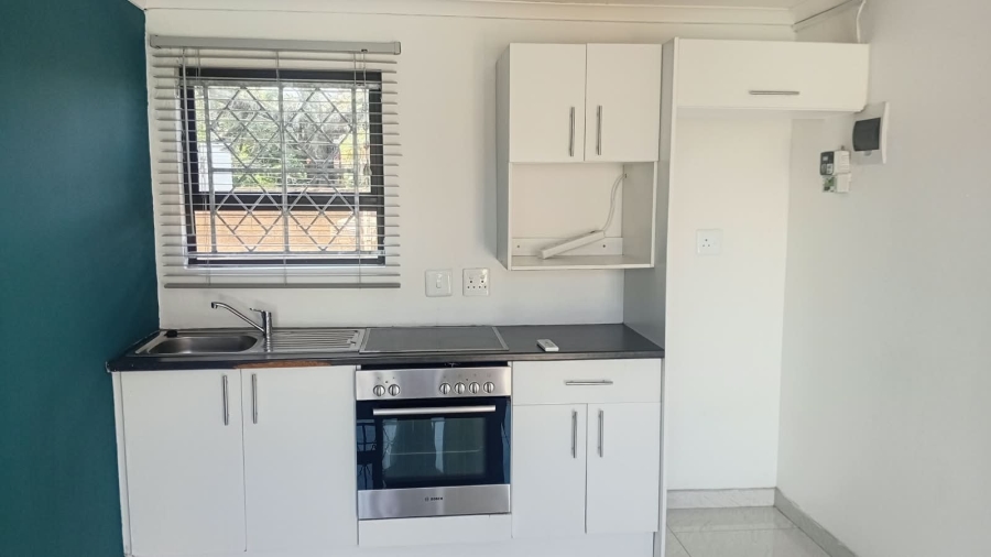 To Let 1 Bedroom Property for Rent in Siyakha Eastern Cape